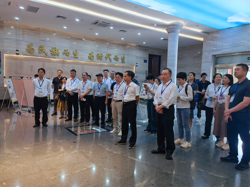 （图：培训班开展参观交大西迁博物馆现场教学）_副本.jpg