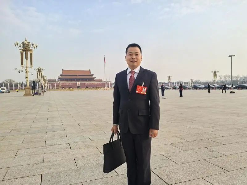 周冲 中国交通报.jpg